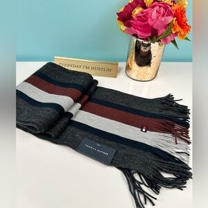 Tommy Hilfiger mens fringe scarf, new with tags
